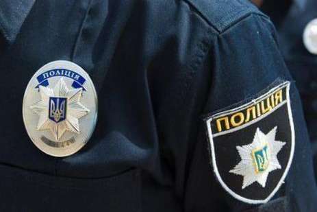 В Ізмаїлі засудили поліцейського велопатруля, який допомагав катувати літню жінку з інвалідністю кайданками