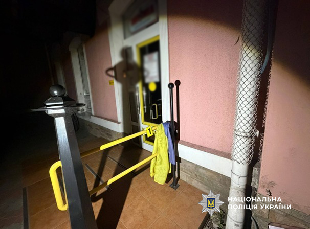 П'яний одесит зірвав і потоптав Державний Прапор: що йому загрожує