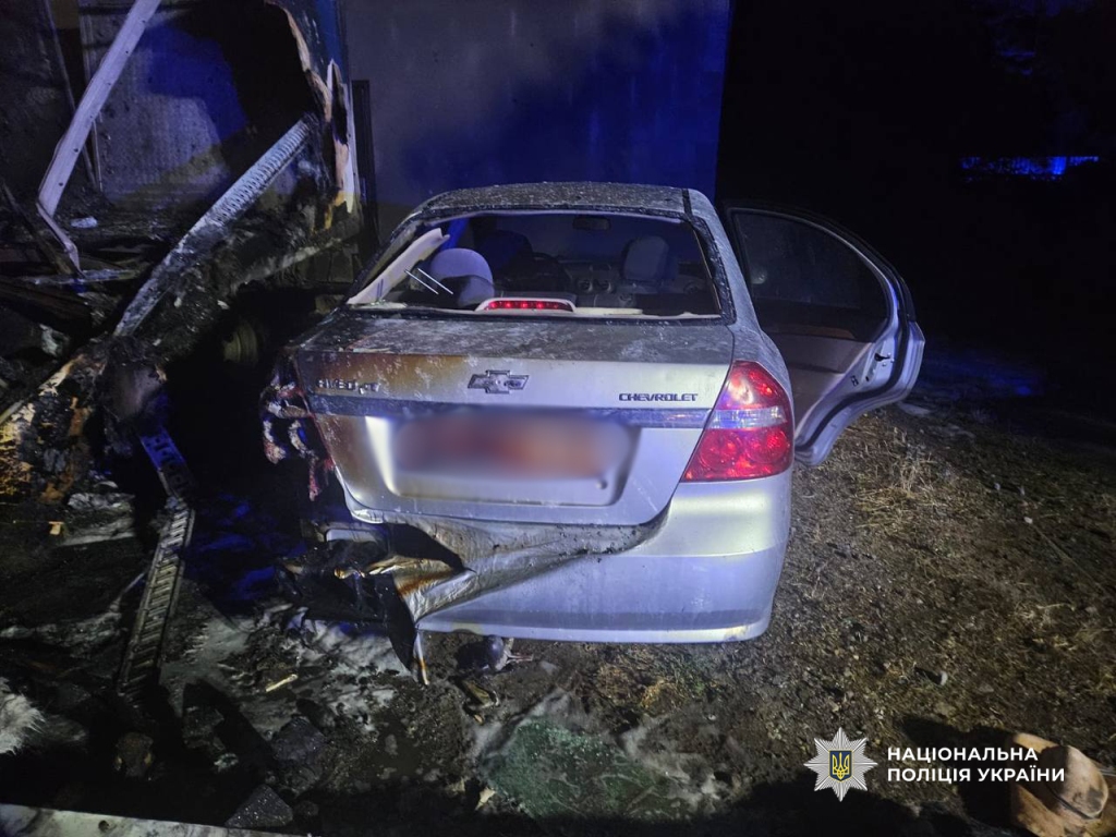 10 років тюрми загрожує неповнолітньому з Одещини, який на замовлення спалив автівки енергетичної компанії