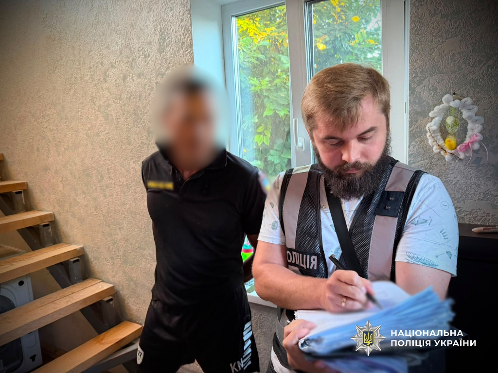 Відібрали кошти на лікування та облаштування могили сина: в Одесі псевдосиловики скоїли розбій на подружжя