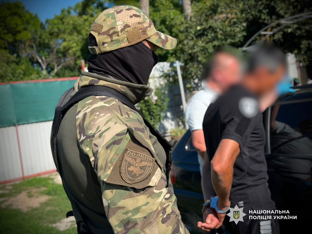 Відібрали кошти на лікування та облаштування могили сина: в Одесі псевдосиловики скоїли розбій на подружжя