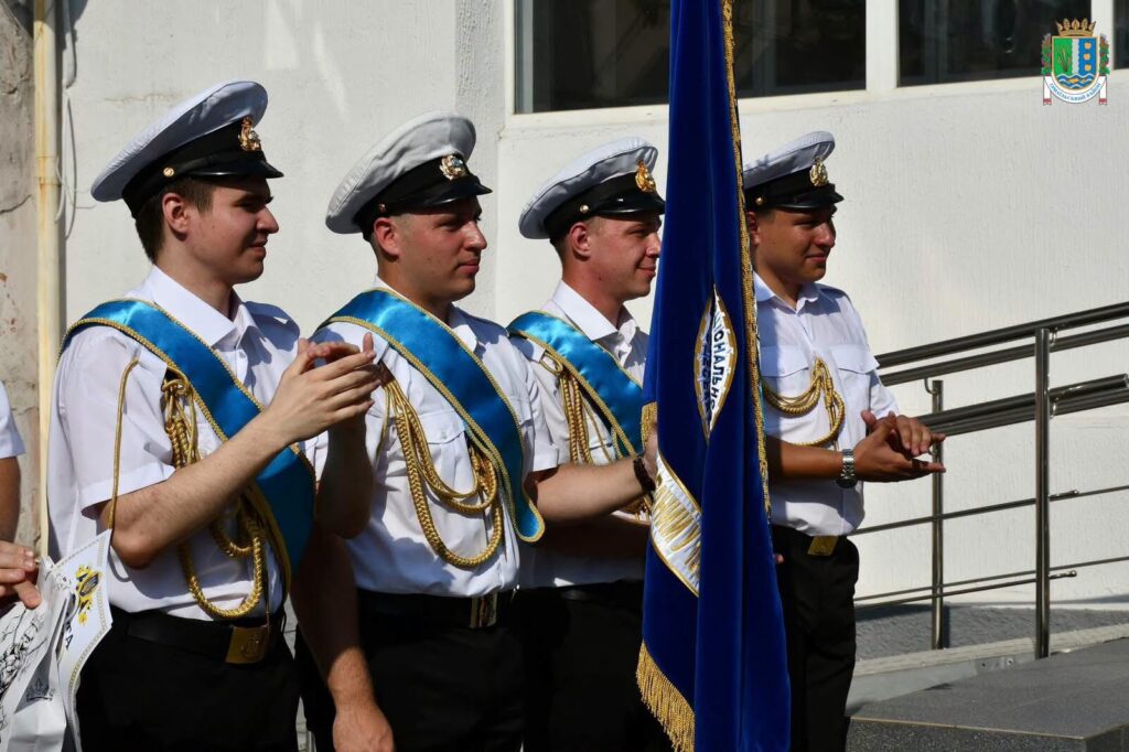 Майбутні моряки Ізмаїла отримали дипломи та офіцерські погони