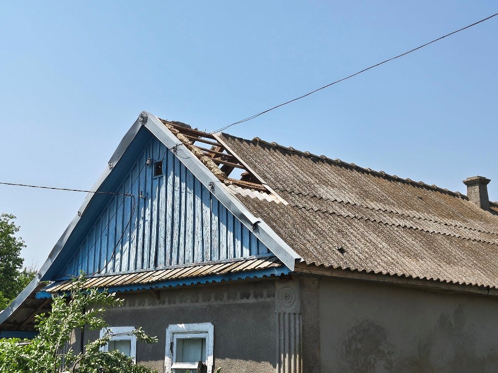 Позривало дахи та повалило дерева: у Татарбунарській громаді ліквідовують наслідки негоди