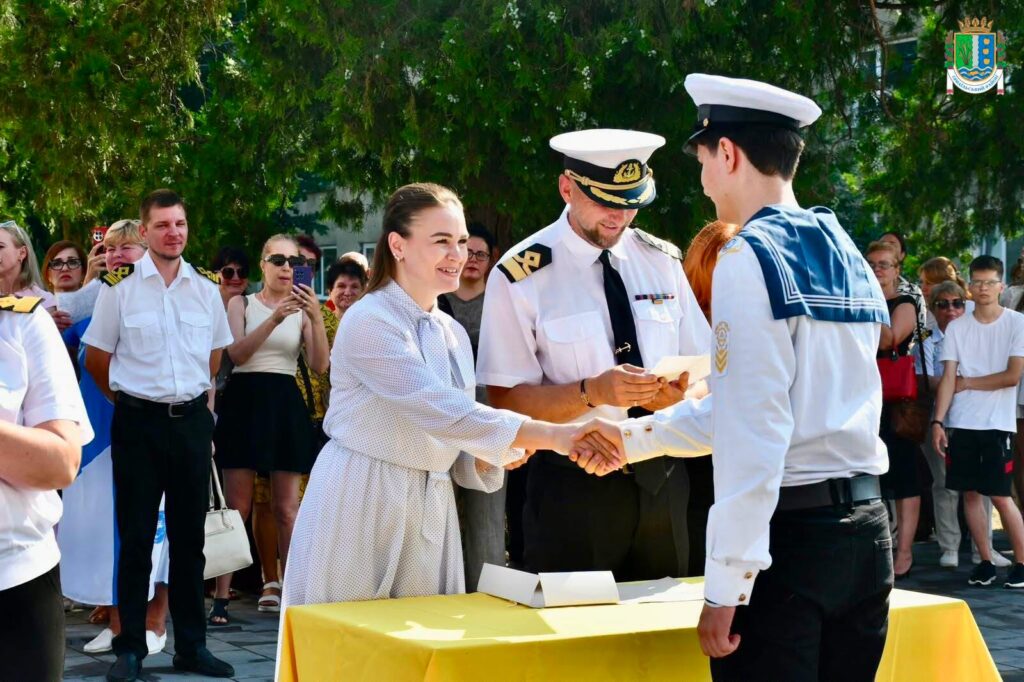 Майбутні моряки Ізмаїла отримали дипломи та офіцерські погони