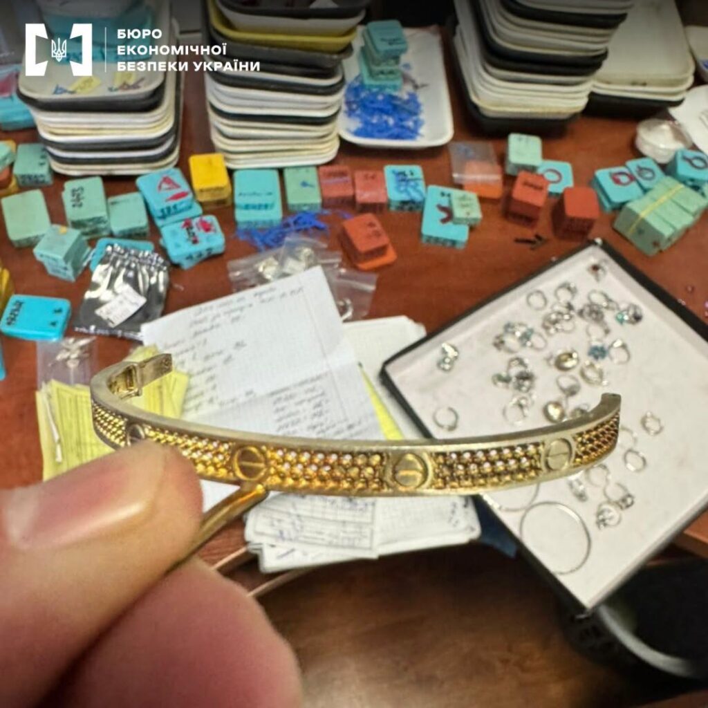 Ювелір з Одеси налагодив продаж підробок світових брендів по всій Україні: збитки сягнули майже 30 мільйонів гривень