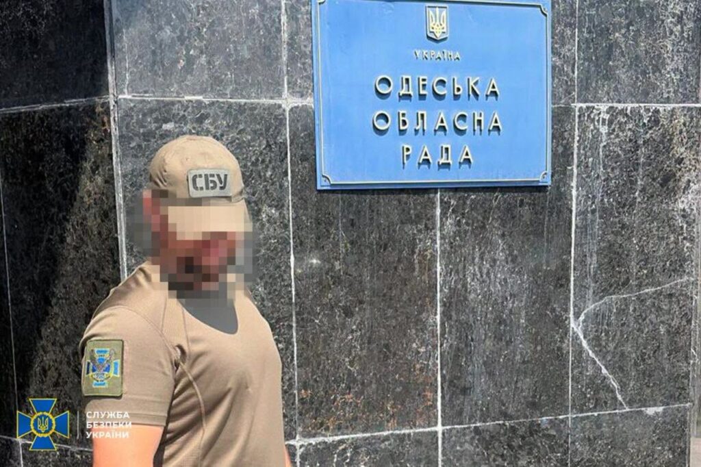 Вимагав 50 тисяч доларів за дозвіл на забудову: СБУ викрила заступника голови Одеської облради Олега Радковського