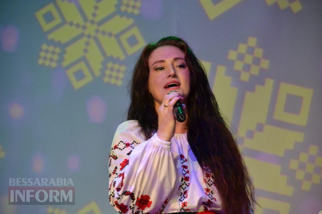 Майже 50 нагороджених та святковий концерт: у Кілії вітали людей, яким довіряють найцінніше