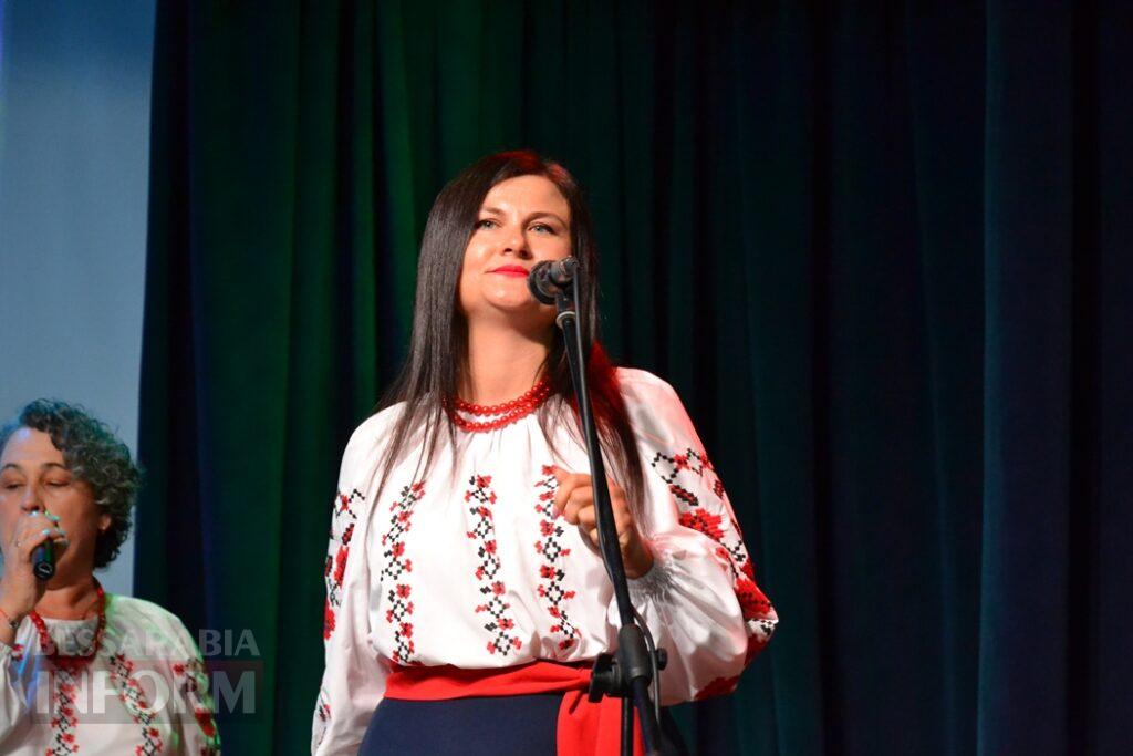 Майже 50 нагороджених та святковий концерт: у Кілії вітали людей, яким довіряють найцінніше