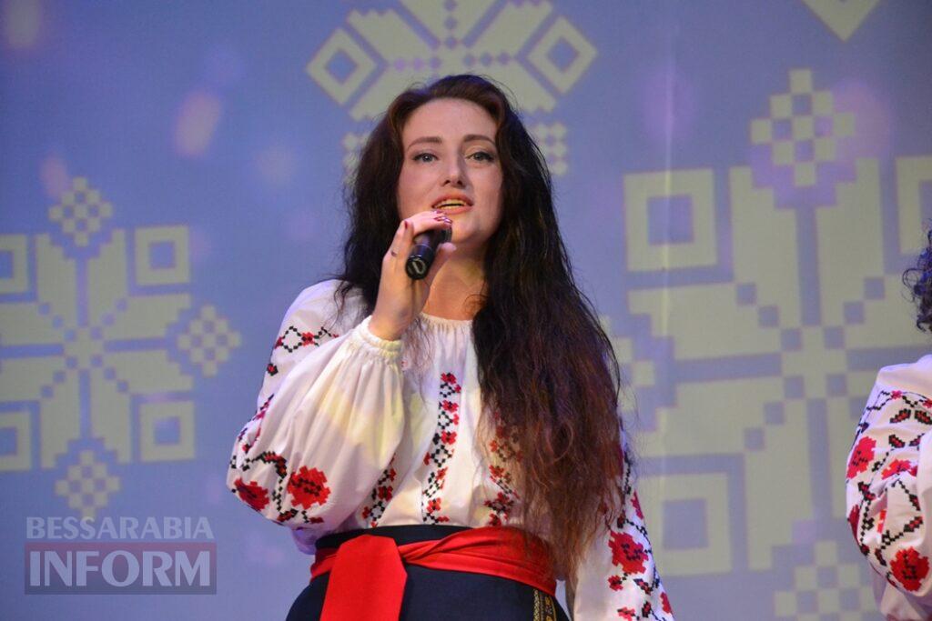 Майже 50 нагороджених та святковий концерт: у Кілії вітали людей, яким довіряють найцінніше