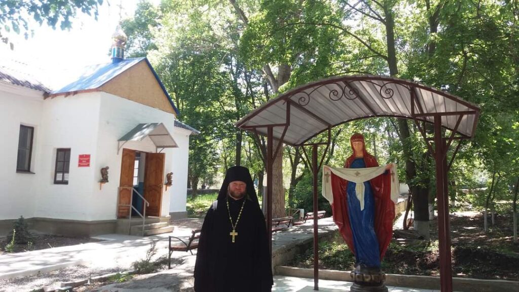 Між рясою та пікселем: історія військового капелана, який очолив першу парафію ПЦУ в Українському Придунав’ї