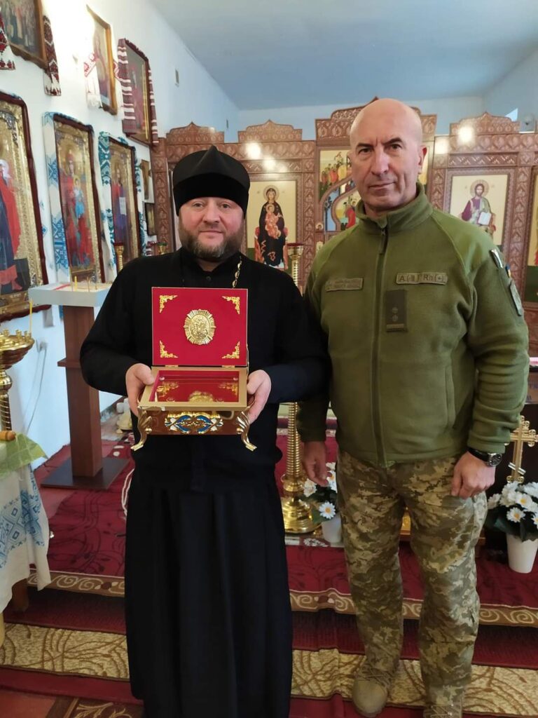 Між рясою та пікселем: історія військового капелана, який очолив першу парафію ПЦУ в Українському Придунав’ї