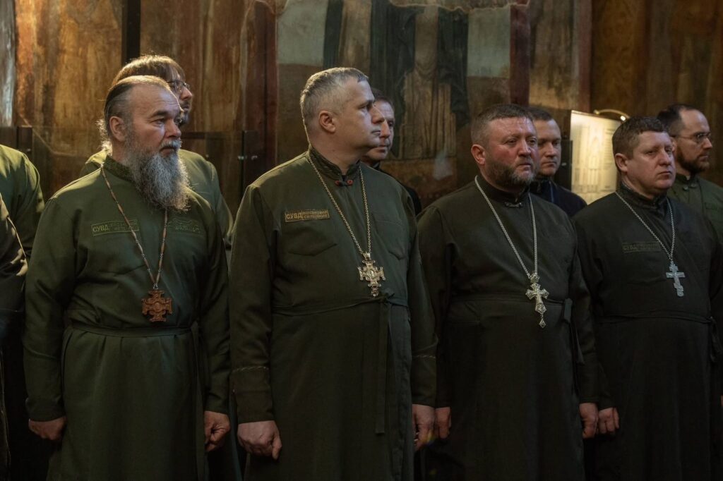 Між рясою та пікселем: історія військового капелана, який очолив першу парафію ПЦУ в Українському Придунав’ї