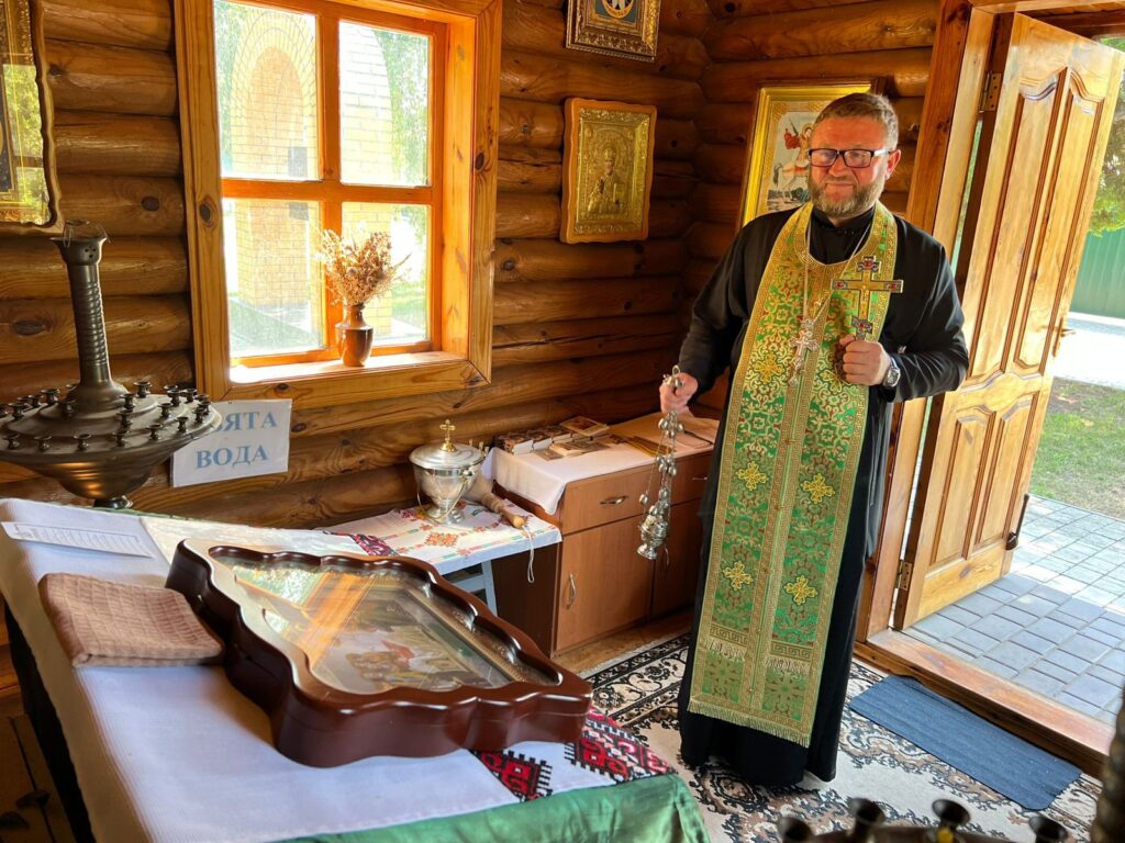 Між рясою та пікселем: історія військового капелана, який очолив першу парафію ПЦУ в Українському Придунав’ї