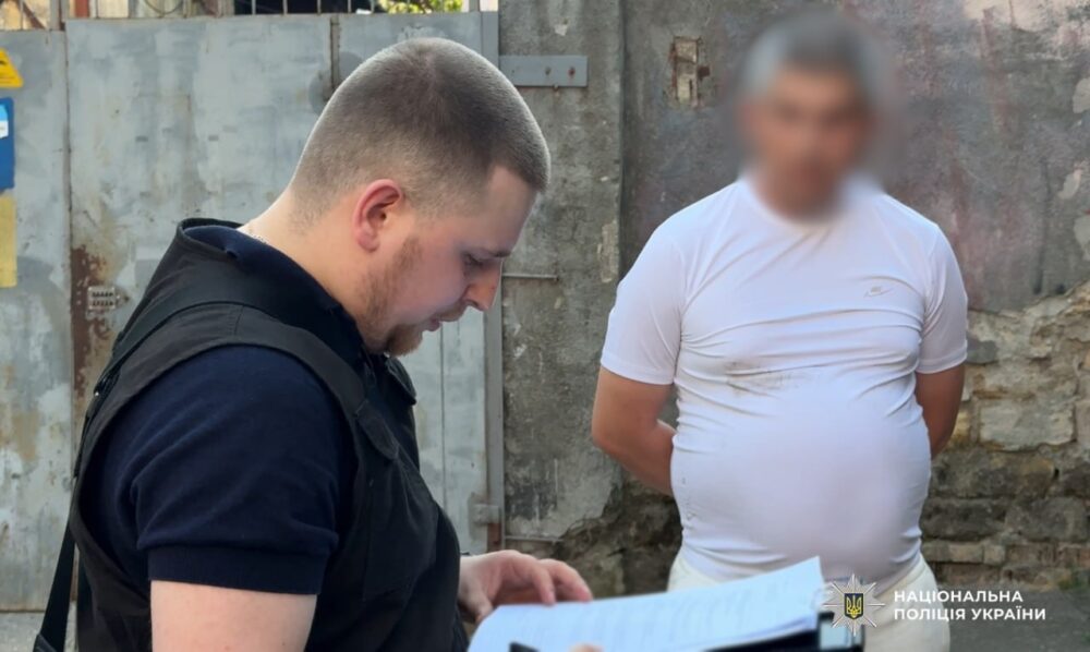 В Одесі офіцер ТЦК обіцяв прибрати чоловіка з розшуку за тисячу літрів дизпального