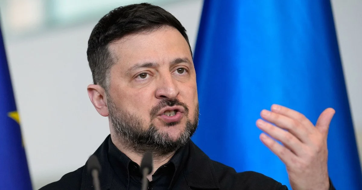 “Навіть під час війни люди можуть продемонструвати своє волевиявлення” – Зеленський про масові протести на захист Федорова