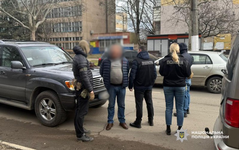 В Одесі судитимуть іноземця, який за 11 тисяч євро обіцяв чоловікам “зробити болгарином”