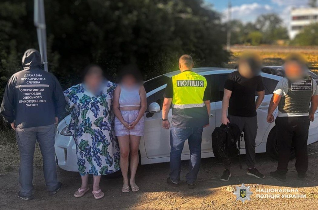 57-річна одеситка “заробляла” підвозом чоловіків до кордону з Молдовою, ховаючи в іграшках