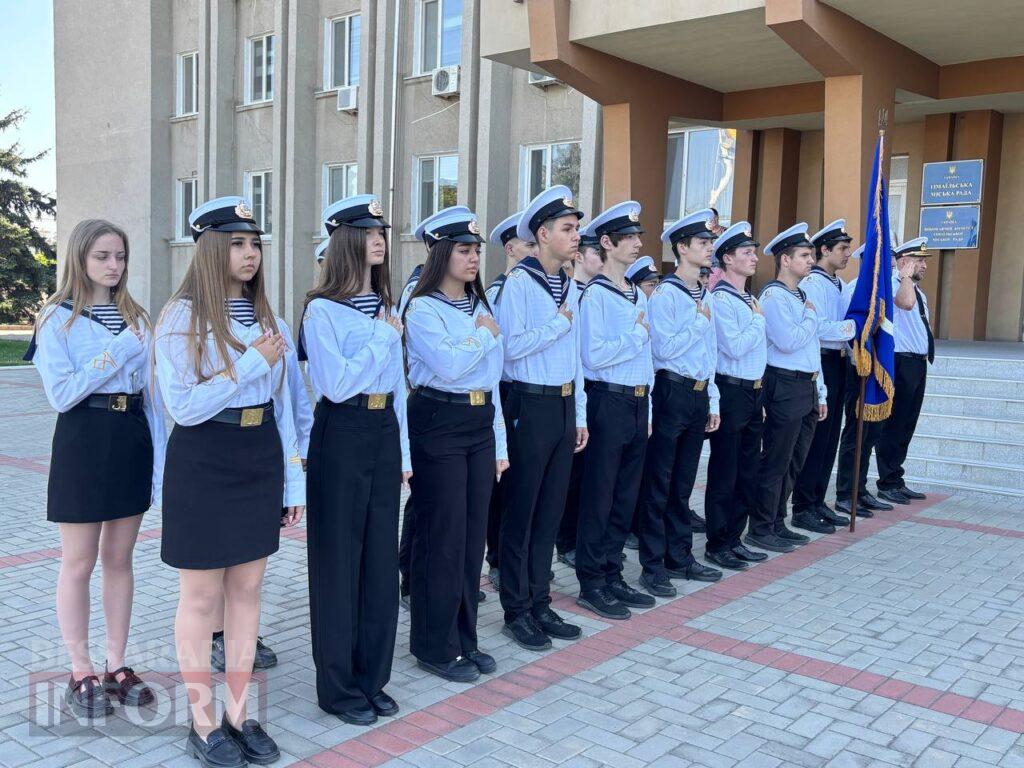 В Ізмаїлі до Дня ВМС урочисто підняли Військово-морський прапор