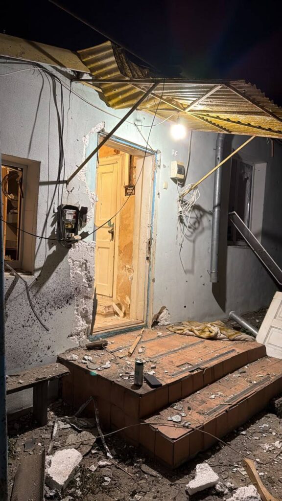 Нічна атака на Одесу: пошкоджено будинки, гаражі та гуртожиток, є поранений