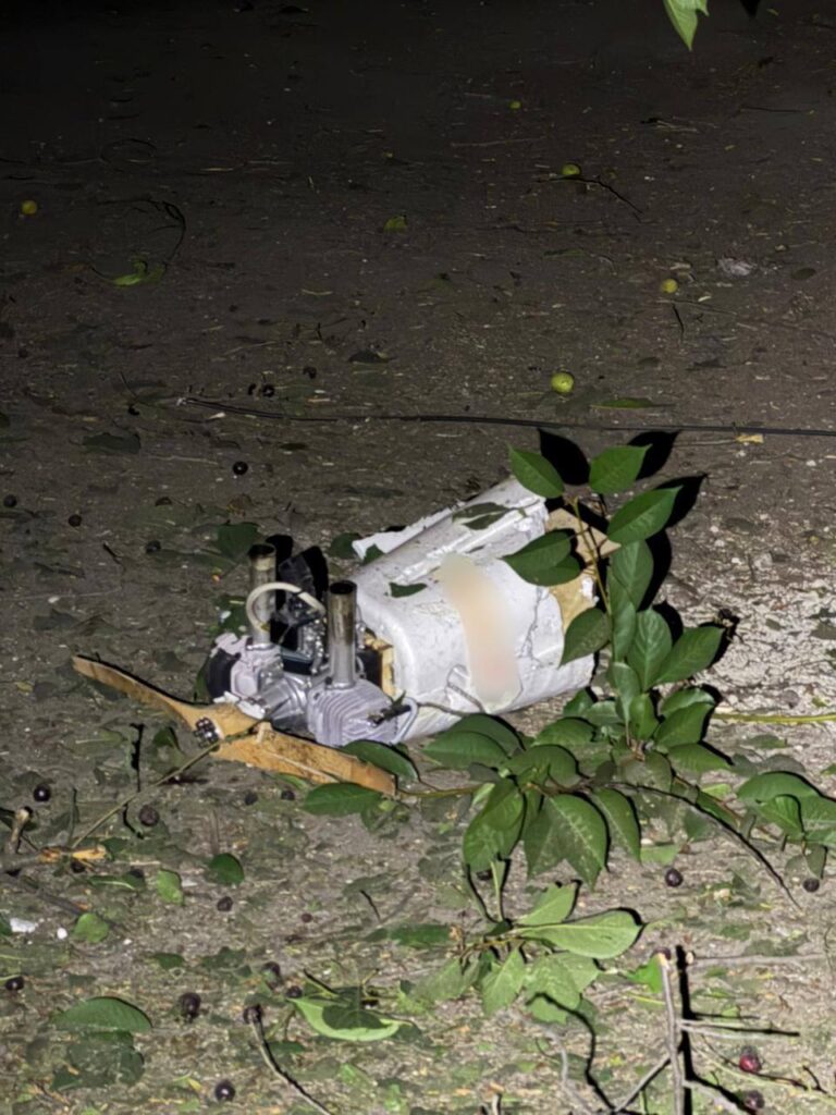 Нічна атака на Одесу: пошкоджено будинки, гаражі та гуртожиток, є поранений