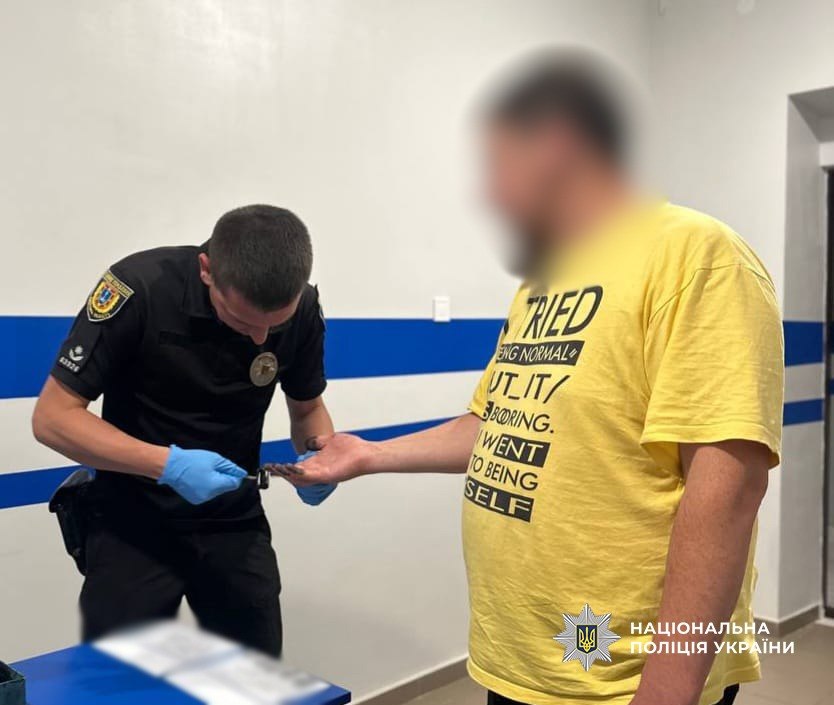 У Білгород-Дністровському районі викрили педофіла, який систематично вчиняв сексуальне насильство над малолітніми хлопцями