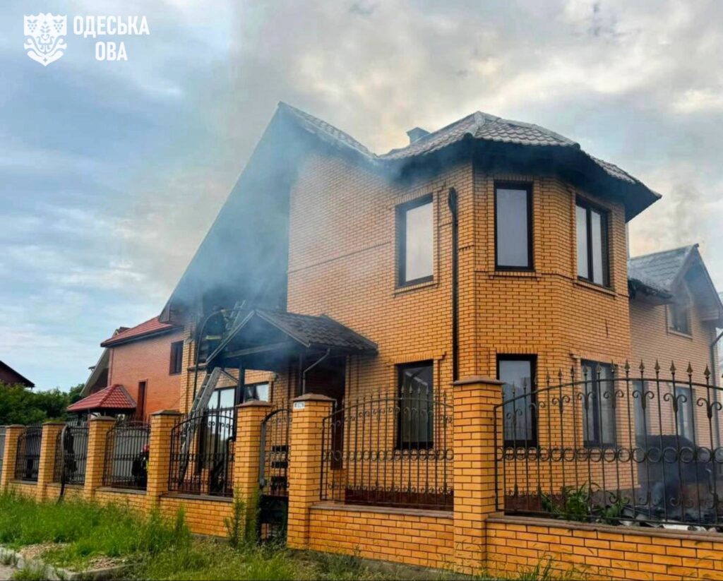 рф вдарила ракетами по житловому сектору в Одеській області: серед постраждалих – маленька дитина