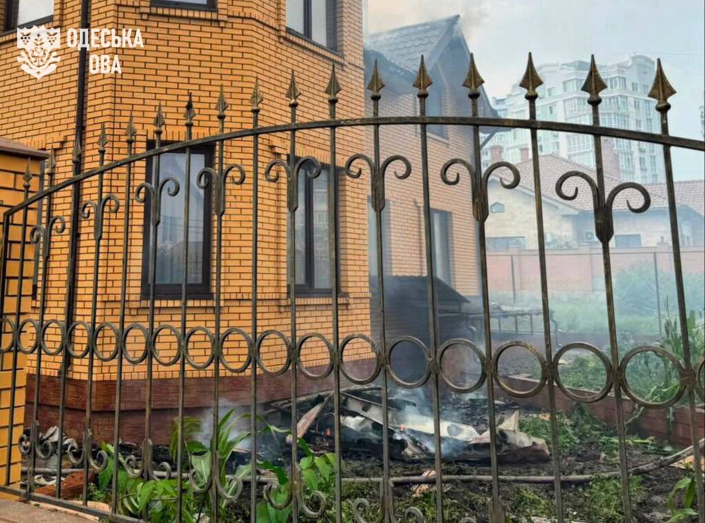 рф вдарила ракетами по житловому сектору в Одеській області: серед постраждалих – маленька дитина