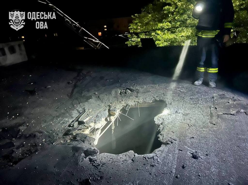 Внаслідок комбінованої атаки по Одещині постраждали жінка з маленькою дитиною