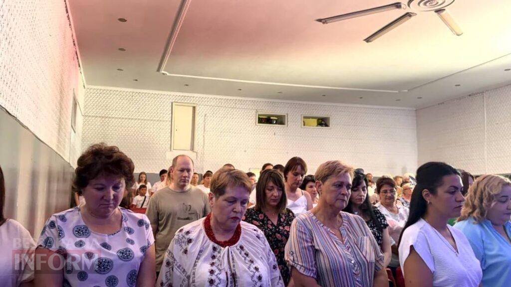 Майже 50 нагороджених та святковий концерт: у Кілії вітали людей, яким довіряють найцінніше