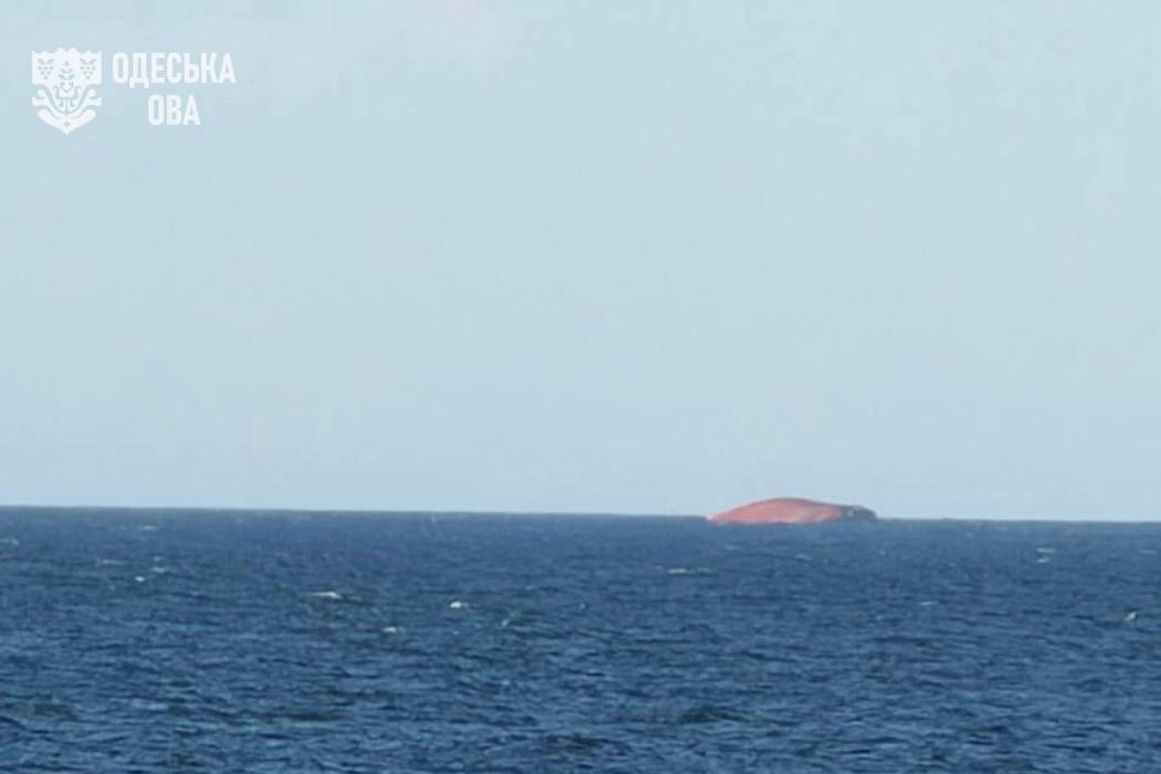 Поблизу Одеси затонув балкер з кукурудзою, атакований ворожими ракетами