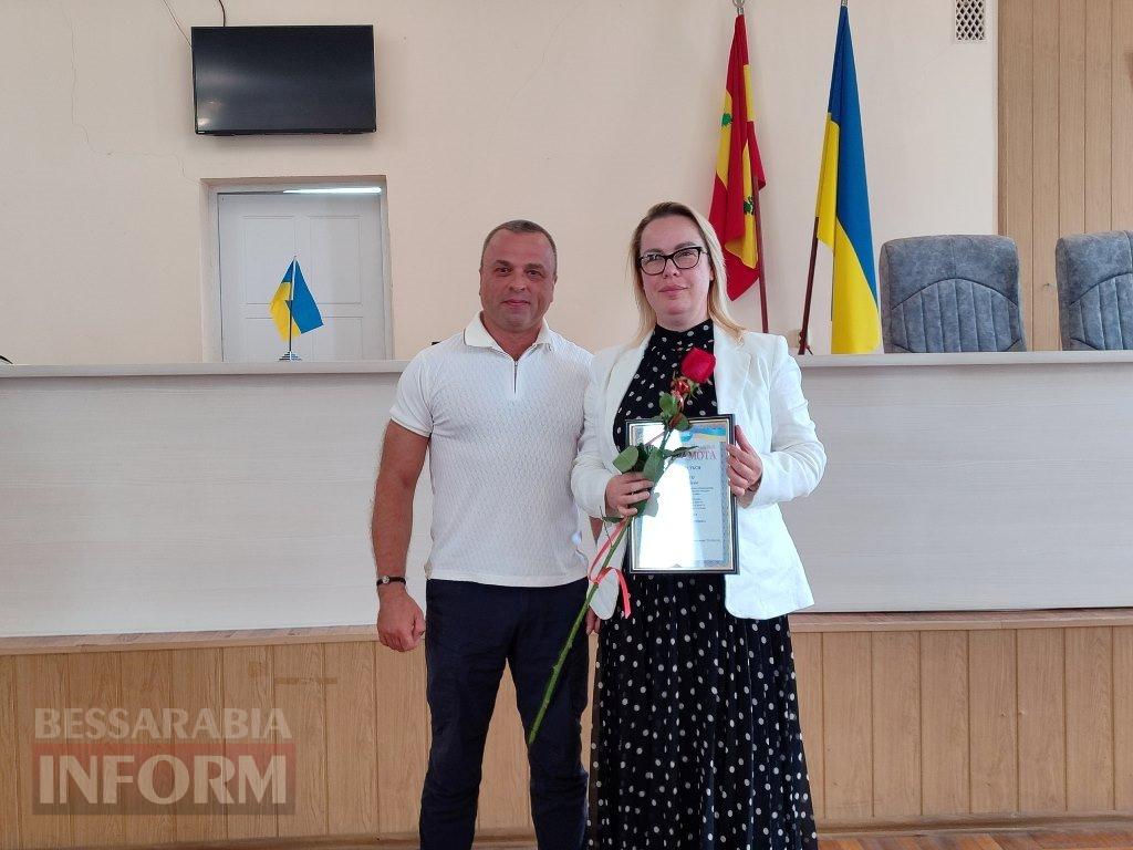 В Аккермані медиків привітали нагородами, квітами, піснями та святковими короваями