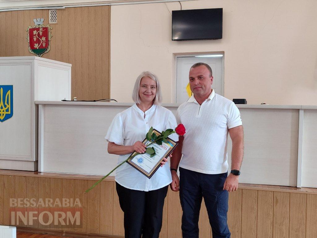В Аккермані медиків привітали нагородами, квітами, піснями та святковими короваями