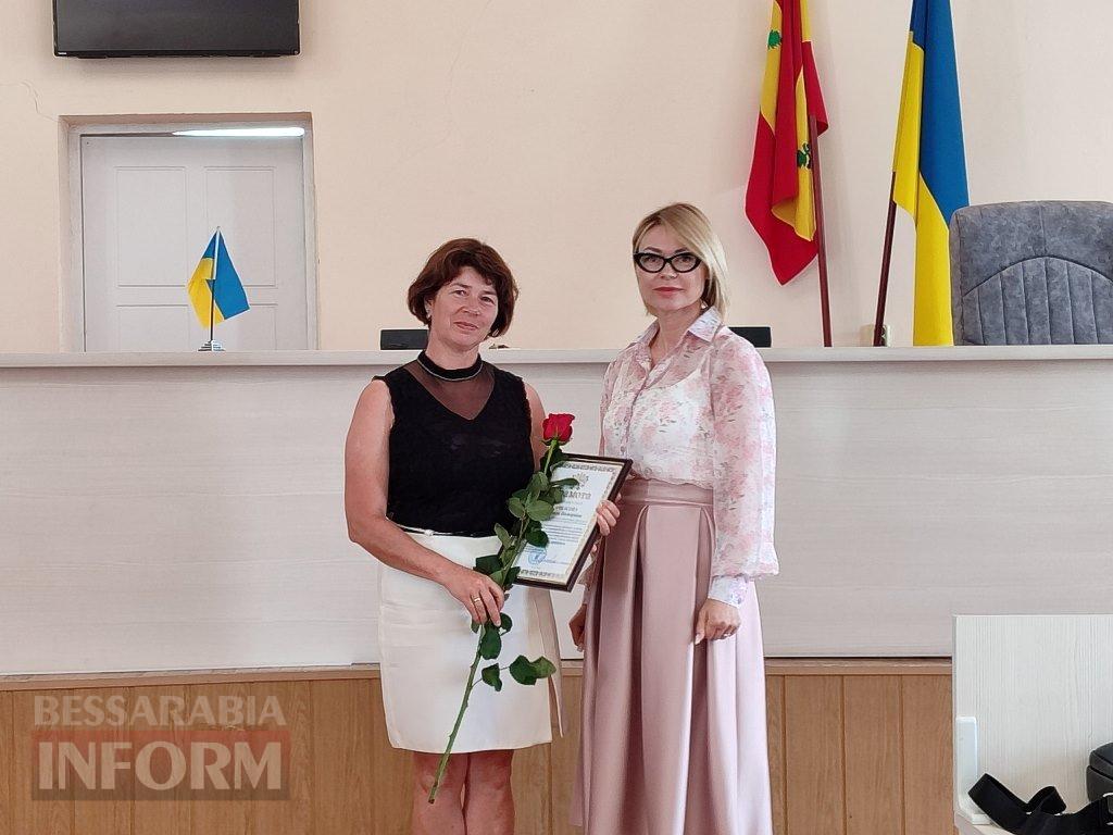 В Аккермані медиків привітали нагородами, квітами, піснями та святковими короваями