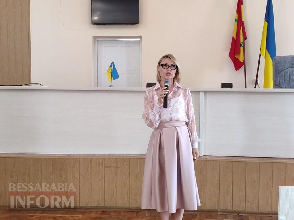 В Аккермані медиків привітали нагородами, квітами, піснями та святковими короваями