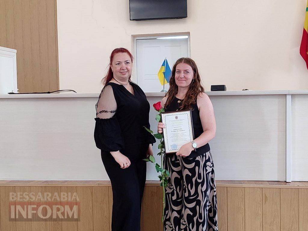 В Аккермані медиків привітали нагородами, квітами, піснями та святковими короваями