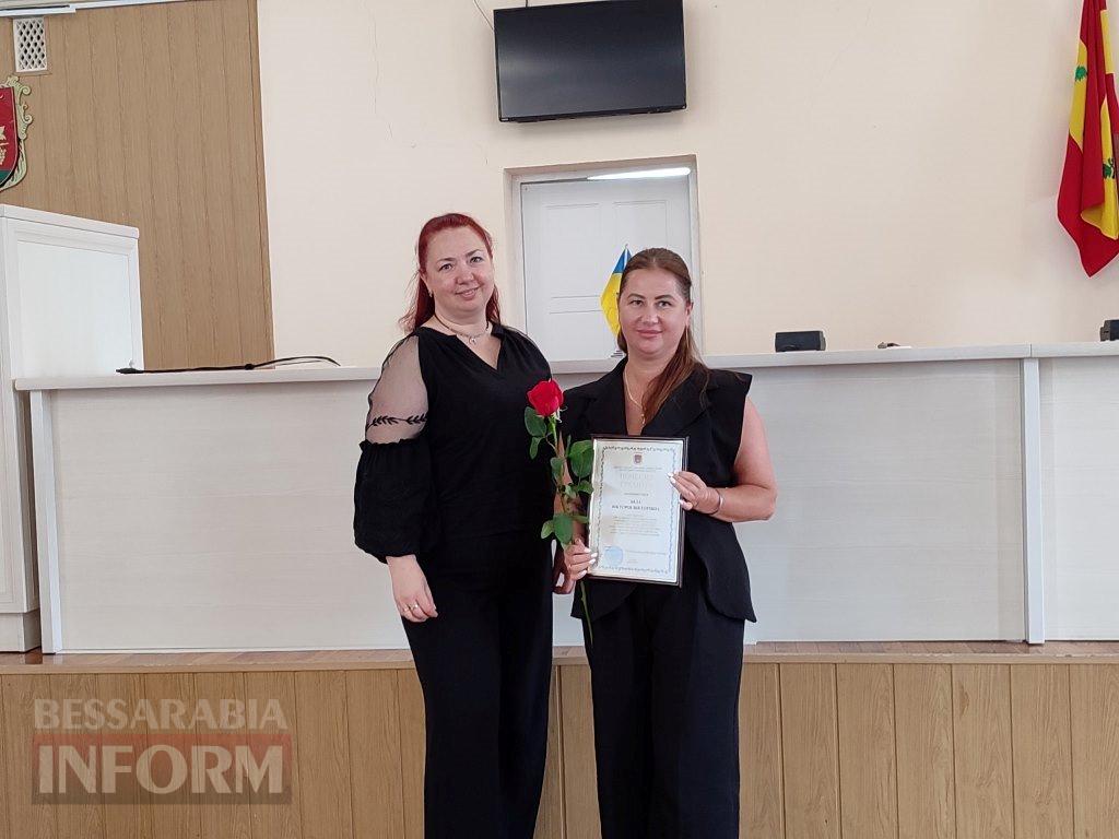 В Аккермані медиків привітали нагородами, квітами, піснями та святковими короваями