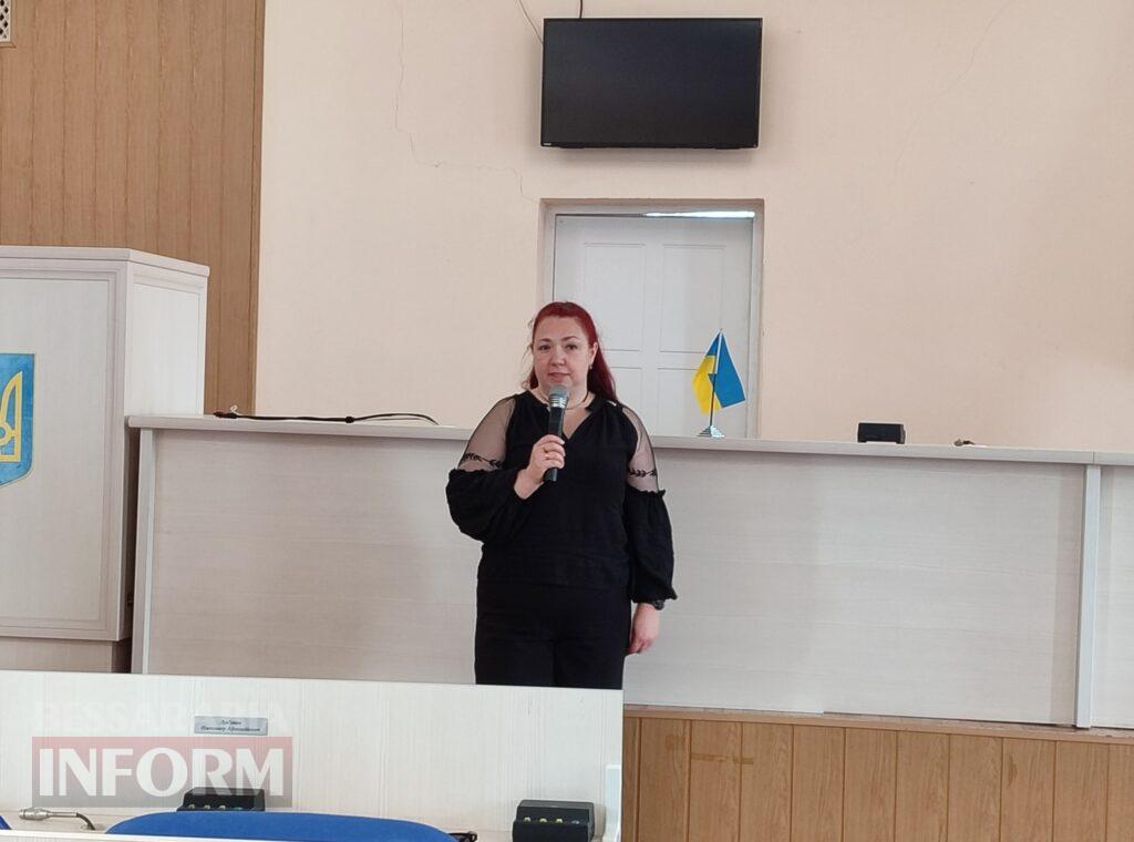 В Аккермані медиків привітали нагородами, квітами, піснями та святковими короваями