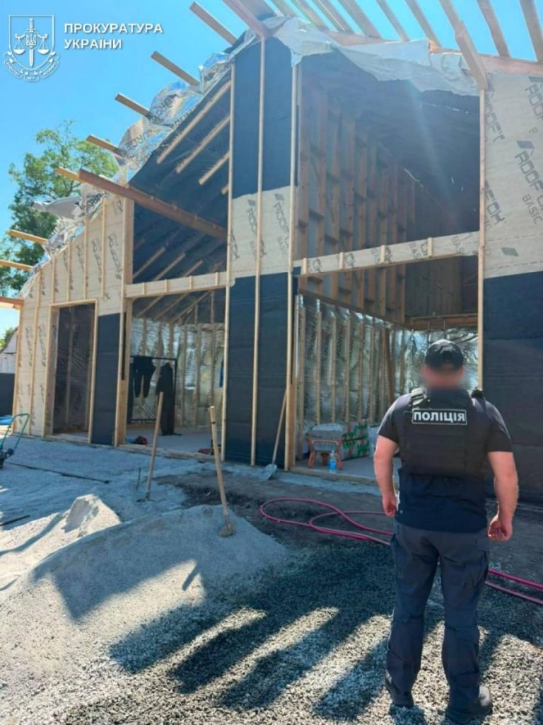Майор ЗСУ залучив понад 80 солдатів для будівництва свого будинку на Одещині