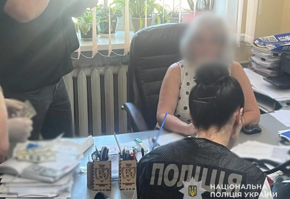 Вимагала тисячу доларів за встановлення МАФа: у поліції розповіли подробиці затримання депутатки з Аккермана