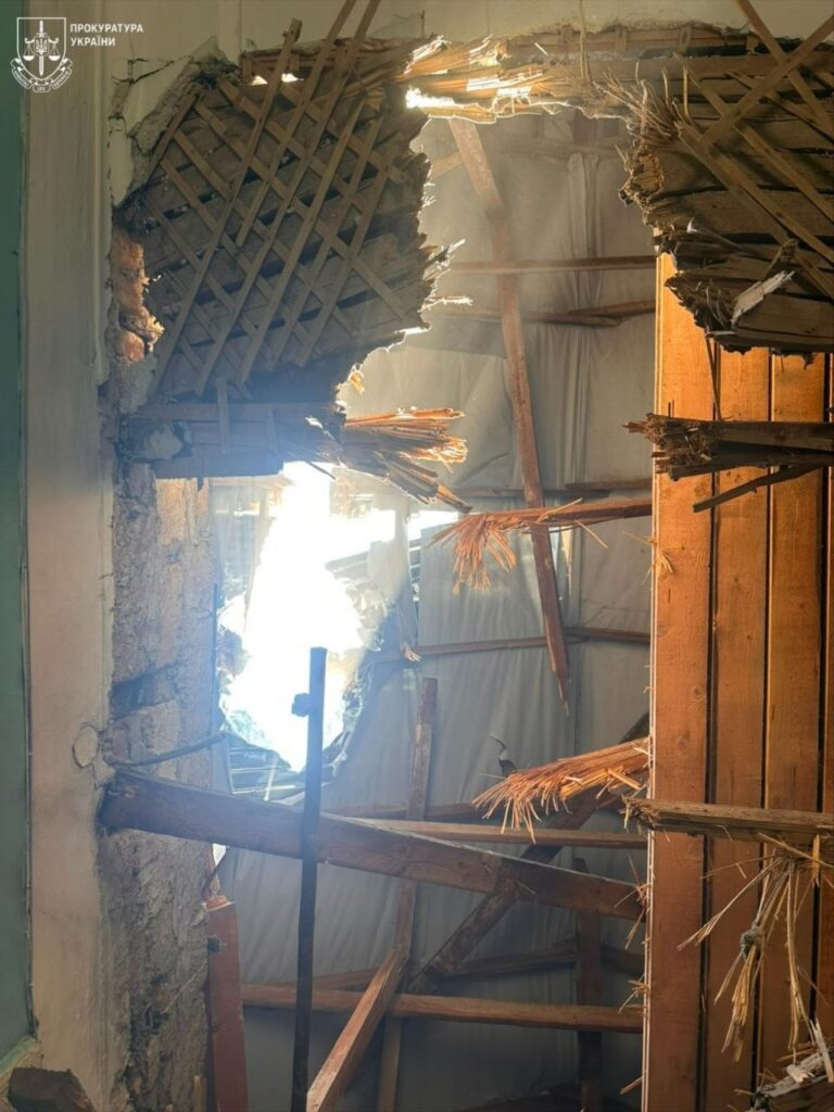 Внаслідок ракетного удару по Одесі є постраждалі та руйнування. Оновлено – додано фото