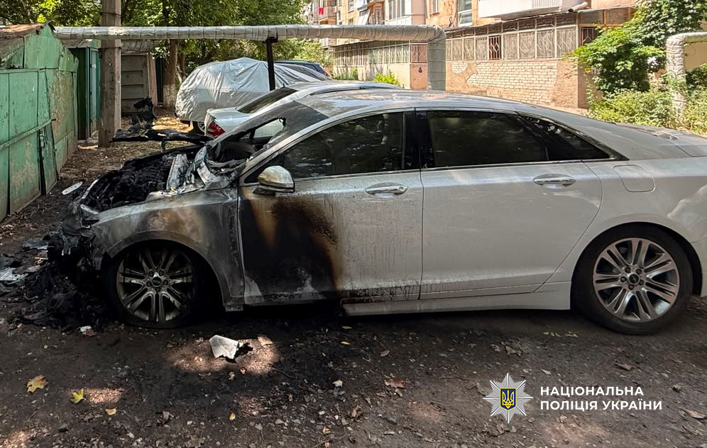 В Одесі затримали юнака, який на замовлення спалив елітне авто