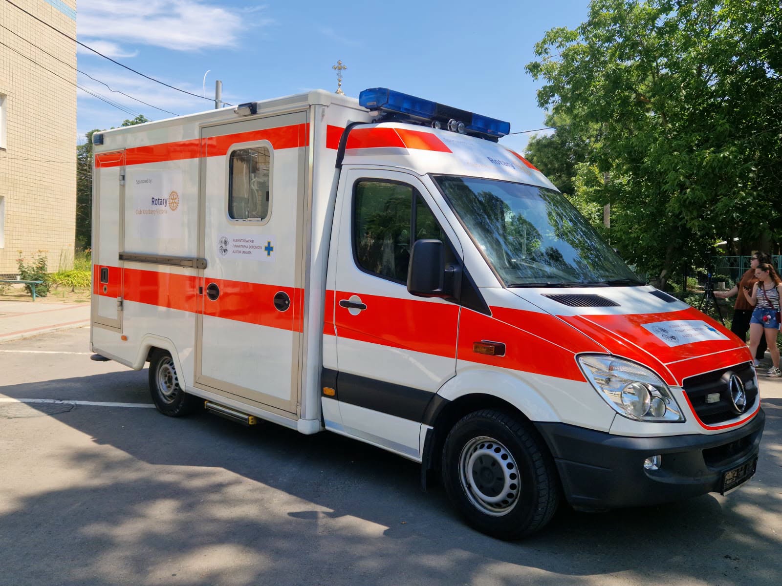 Болградська районна лікарня отримала сучасний реанімобіль із Німеччини