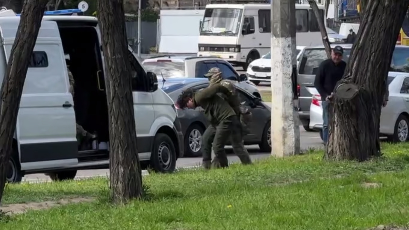 Через численні резонансні скандали Міноборони анонсувало перевірку ТЦК в Одесі