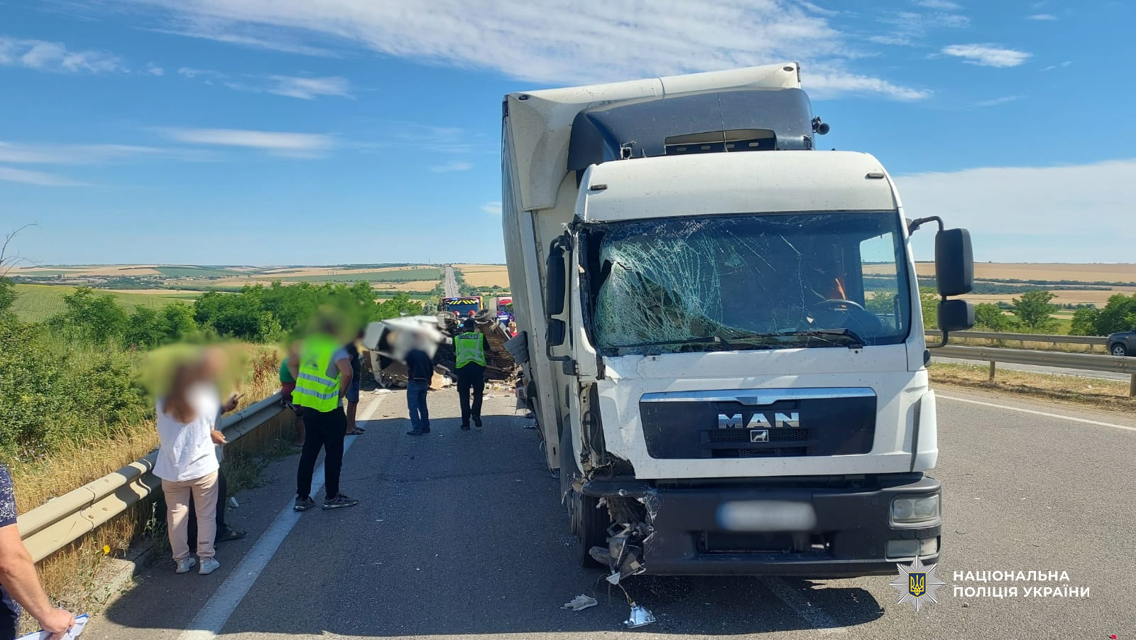 Смертельна ДТП на трасі Київ-Одеса: маршрутка з пасажирами врізалася у вантажівку (оновлено)