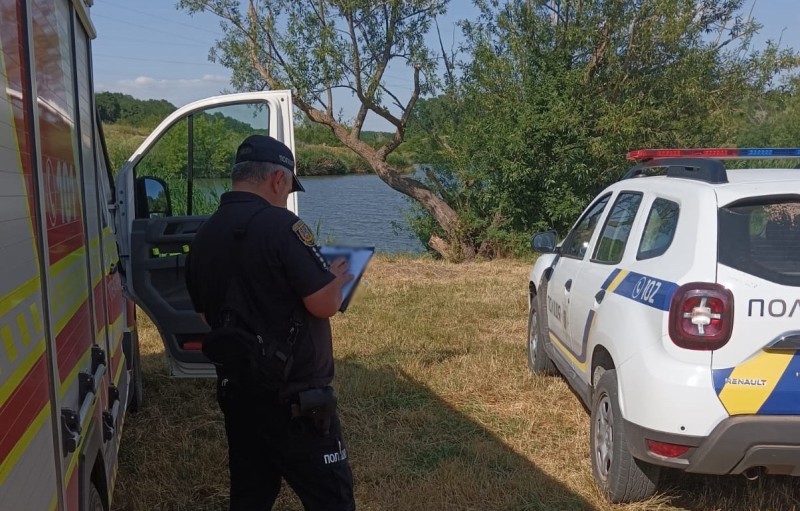 На Одещині у ставку потонув чотирирічний хлопчик, який приїхав у гості з Одеси