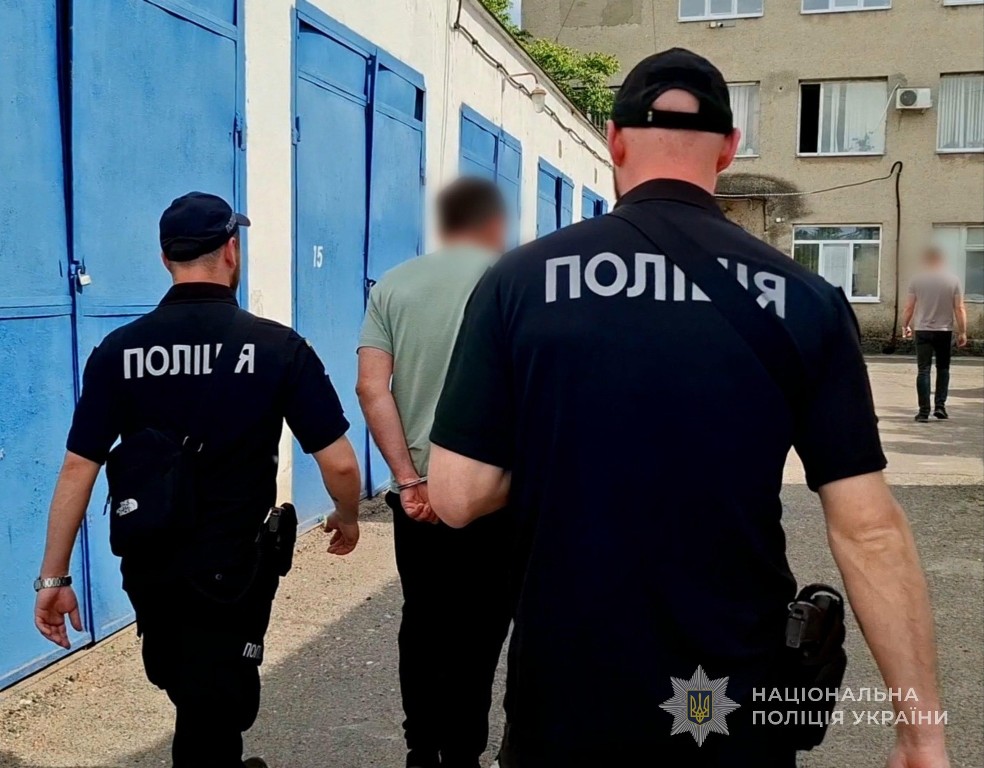 До семи років тюрми загрожує жителю Білгорода-Дністровського за вибухонебезпечний арсенал у гаражі