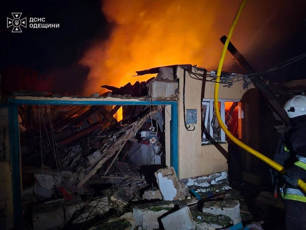 Нічний удар по Білгород-Дністровському: зруйновано будинки, є поранені