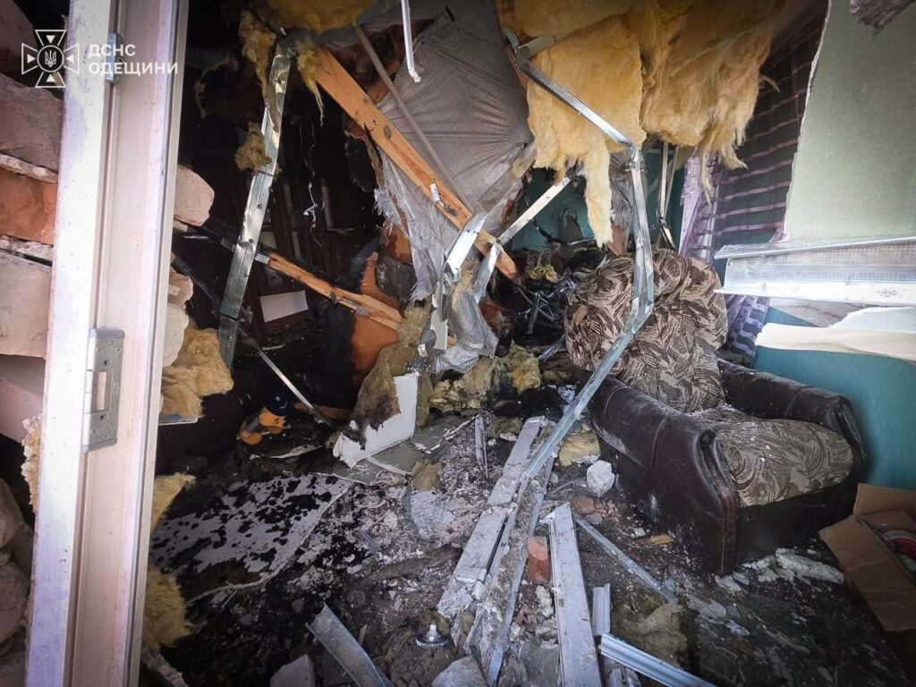 Нічний удар по Білгород-Дністровському: зруйновано будинки, є поранені