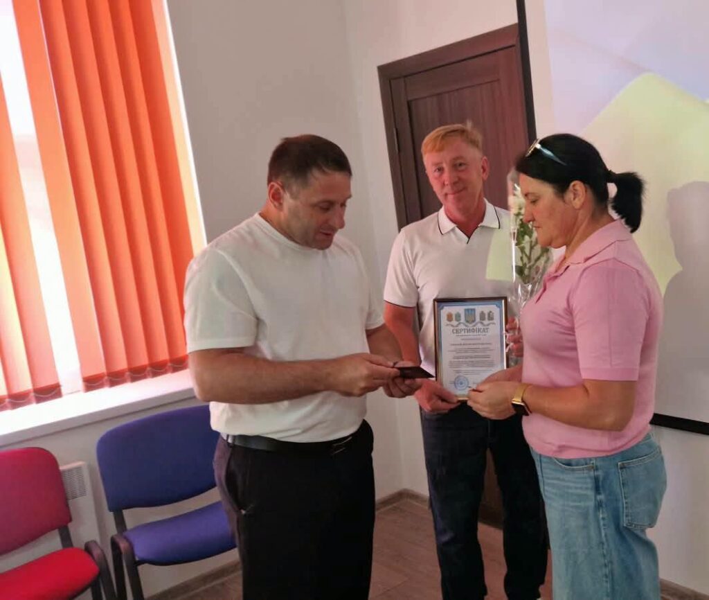 Виховують по п’ятеро дітей: трьом жінкам на Болградщині присвоїли звання «Мати-героїня»