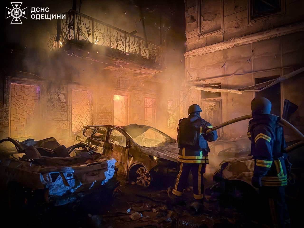 Внаслідок нічної комбінованої атаки по Одещині постраждало щонайменше 8 людей
